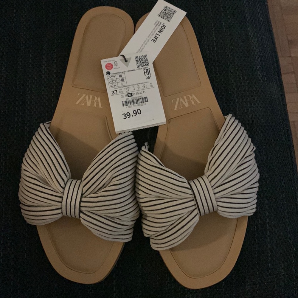 NWT Zara slide size 37 (6.5 US)